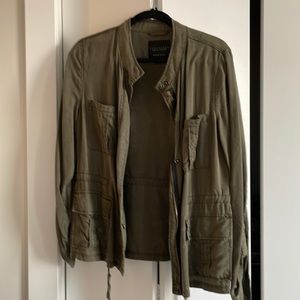 Olive green lightweight jacket medium